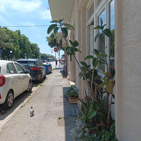 Sea Side Studio Viareggio Exterior photo